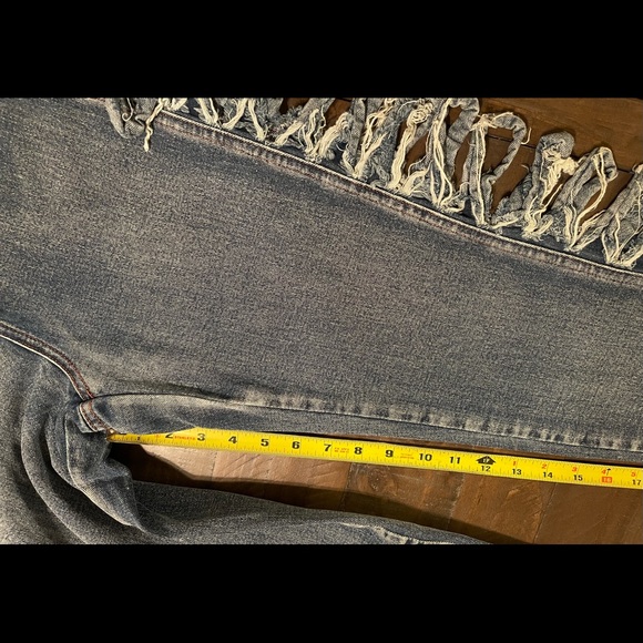 Distressed Ripped Demin Jeans - Picture 14 of 16